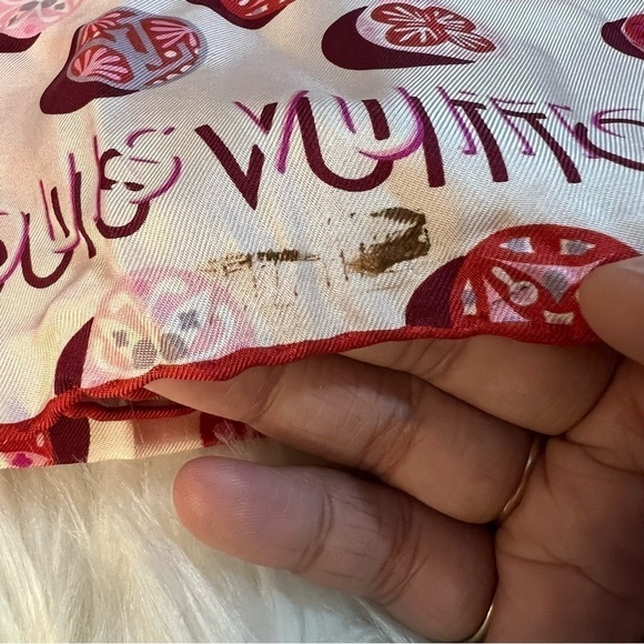 Louis vuitton kimodo dots scarf - Picture 14 of 16